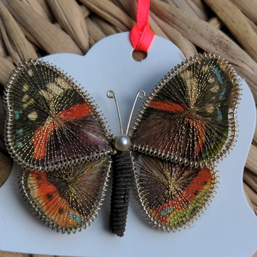 Vintage Butterfly Brooch Pin - Picture 2 of 4